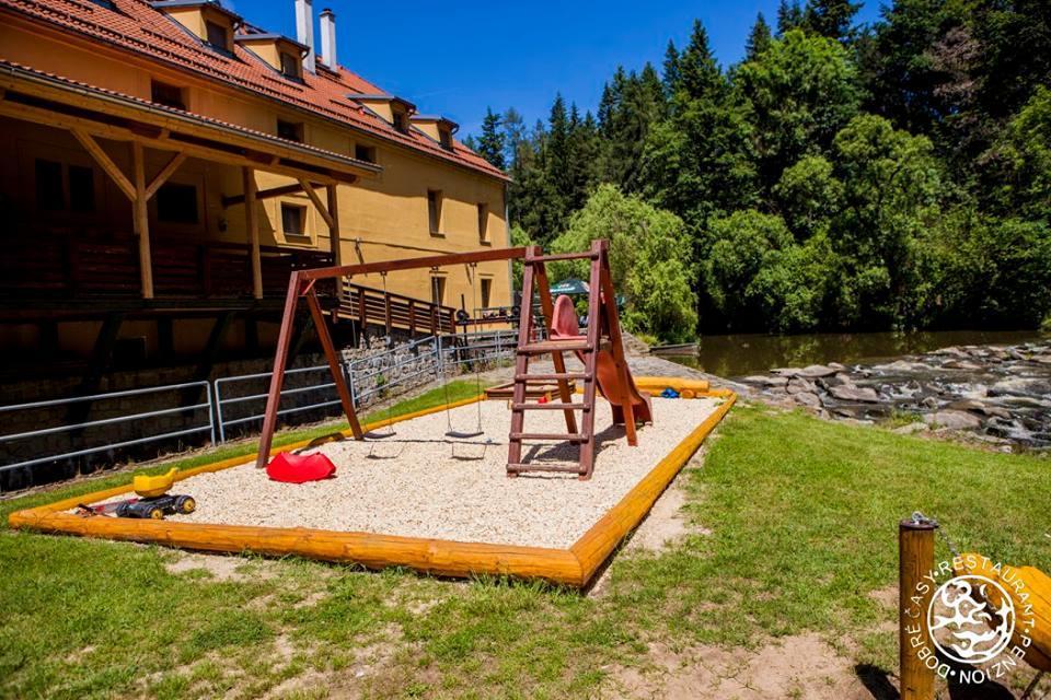 Penzion Dobre Casy Jindřichŭv Hradec Dış mekan fotoğraf